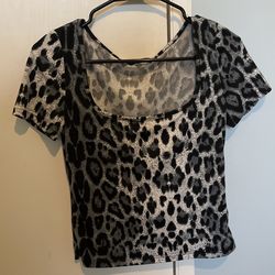 Women’s M Tops