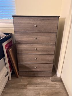 5-Drawer Wood Grain Chest of Drawers