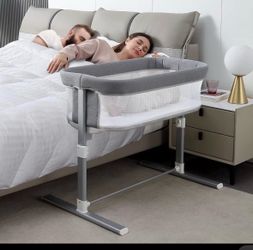moving sell, Baby Bedside Sleeper Bassinet – New