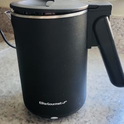 Elite Gourmet Electric Kettle – $10  📍 Pickup: South Durango & 215, near IKEA  Elite Gourmet electric kettle in good working condition. Tested and wo