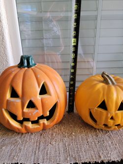 Set of 2 Jack o Lanterns Pumkins