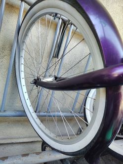 Beach cruiser bike purple