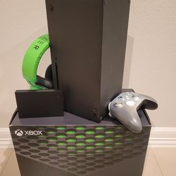 Xbox Series X Gaming Bundle