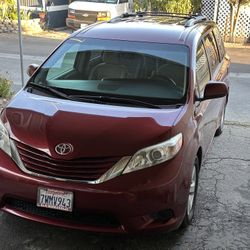 2017 Toyota Sienna 