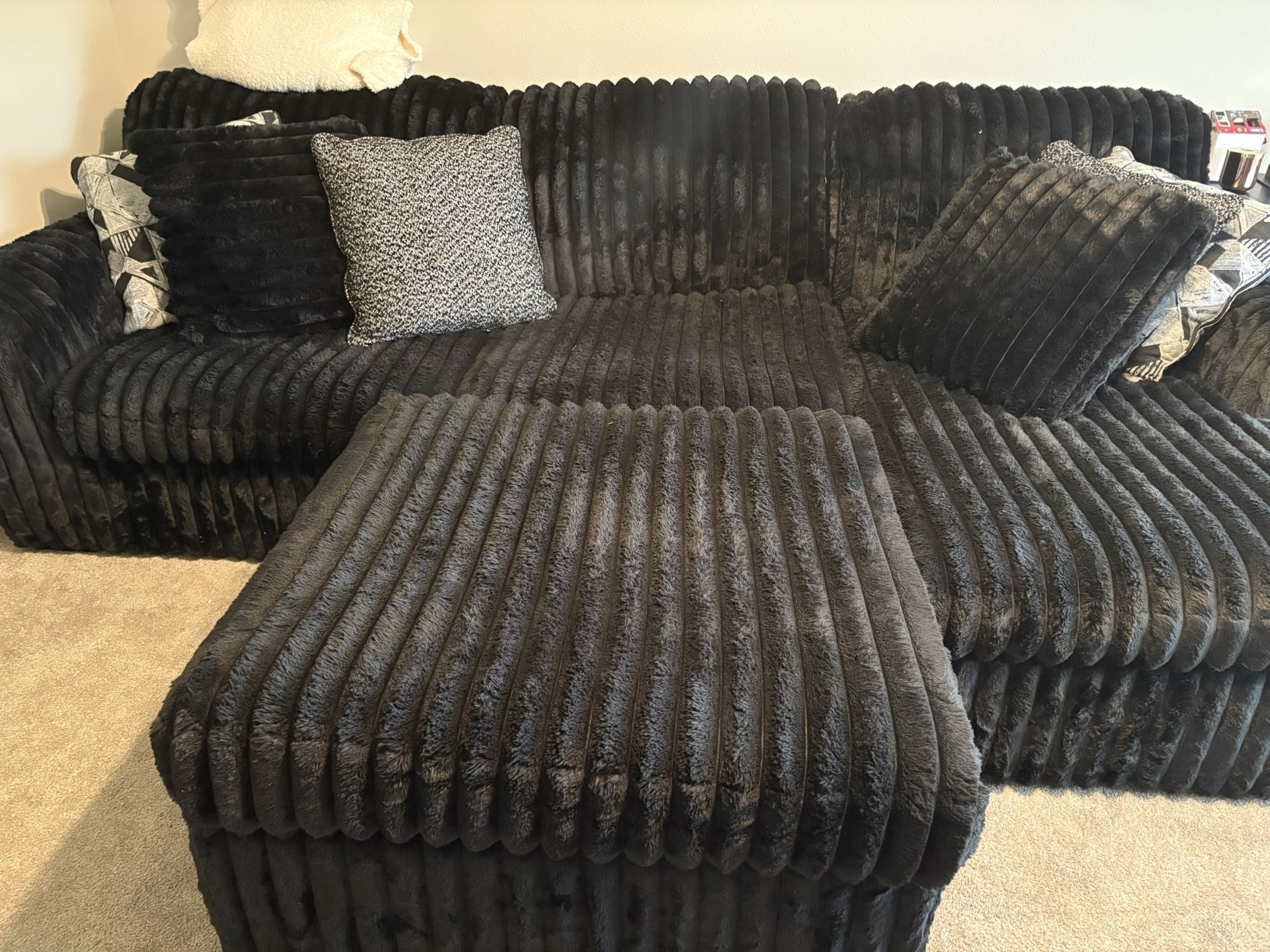 One Pc Sectional With Ottoman