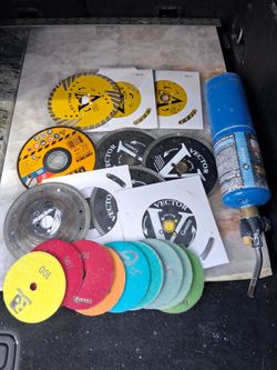 Makita Angle Grinders with Diamond Grinding Discs
