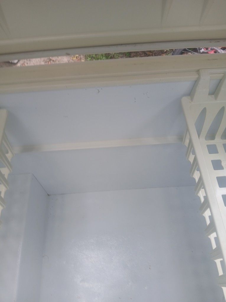 Frigidaire Big Deep Freezer 48x27 1/2.