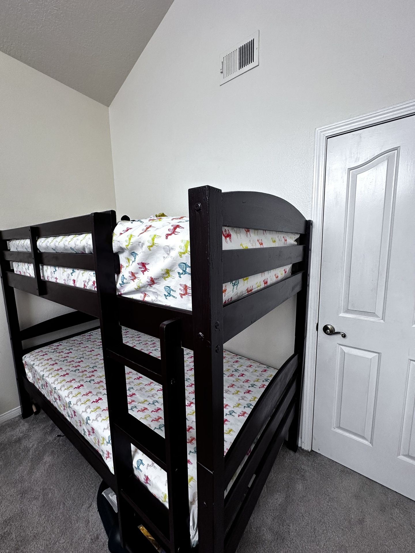 Twin Bunk Bed With Mattresses