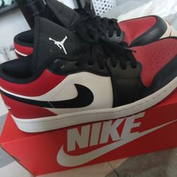 Jordan 1 Low 9.5 
