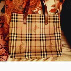 Burberry Tote in Haymarket Check Canvas And Leather Trim