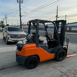 TOYOTA FORKLIFT