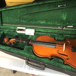 Violin With Bow And Case