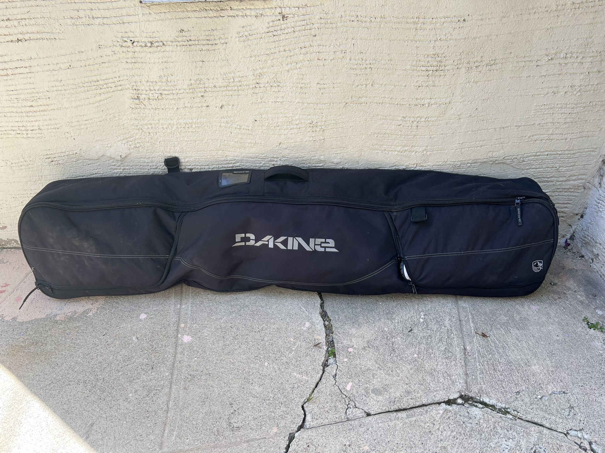 DAKINE Snowboard Travel Carrying Tour Bag Padded w/ 2 exterior pockets 