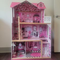 XL Doll House