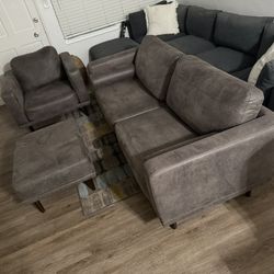 3-piece living room set in excellent condition 