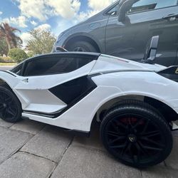 Kids electric ride-on sports car