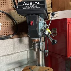 DELTA 16 1/2" DRILL PRESS. MODEL 17-900