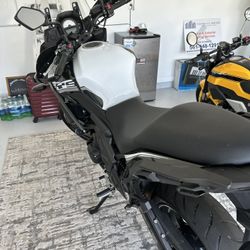 Motorcycle Kawasaki Versys 650cc 2020 3.100 K Miles
