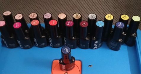 GEL NAIL POLISH