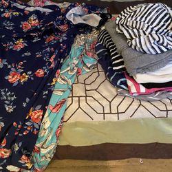 Maternity Clothes Size M