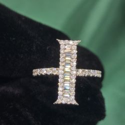INTIAL "I" VVS D MOISSANITE  AND 925 STERLING SILVER 
