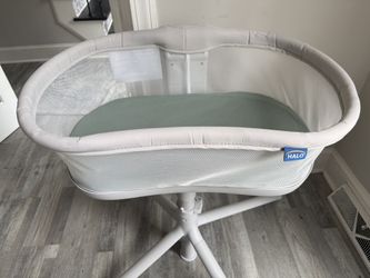 HALO Swivel Bassinet