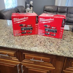 Milwaukee 18v Drill Set New 