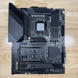 ASUS ROG MAXIMUS XII HERO (with i7-10700k)
