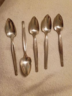 Vintage 5 Silver plated Grapefruit Spoons