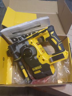 NEW DEWALT XR 20V ROTARY HAMMER DRILL.       TODAY ONLYY!!