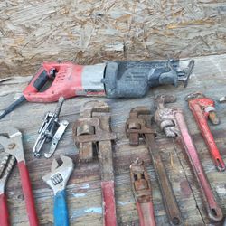 Milwaukee Sawzall Variety Of Pipe Wrenches