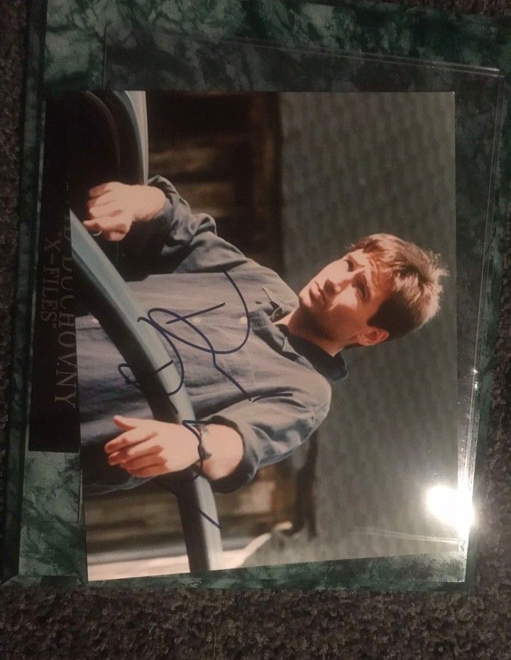1996 Certified Authentic Real Autographed photo of David Duchovny from X Files