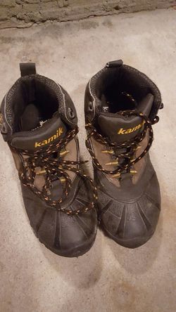 Boys shoes