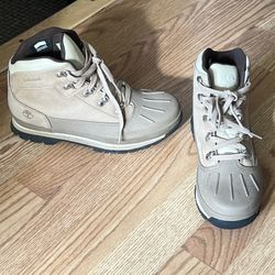 Timberland Boys Youth Size 5.5 Boots - Taupe Colored