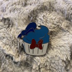 Disney Donald Duck Cupcake Collectible Pin 