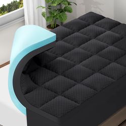 Black Mattress Topper/California King 4 inches