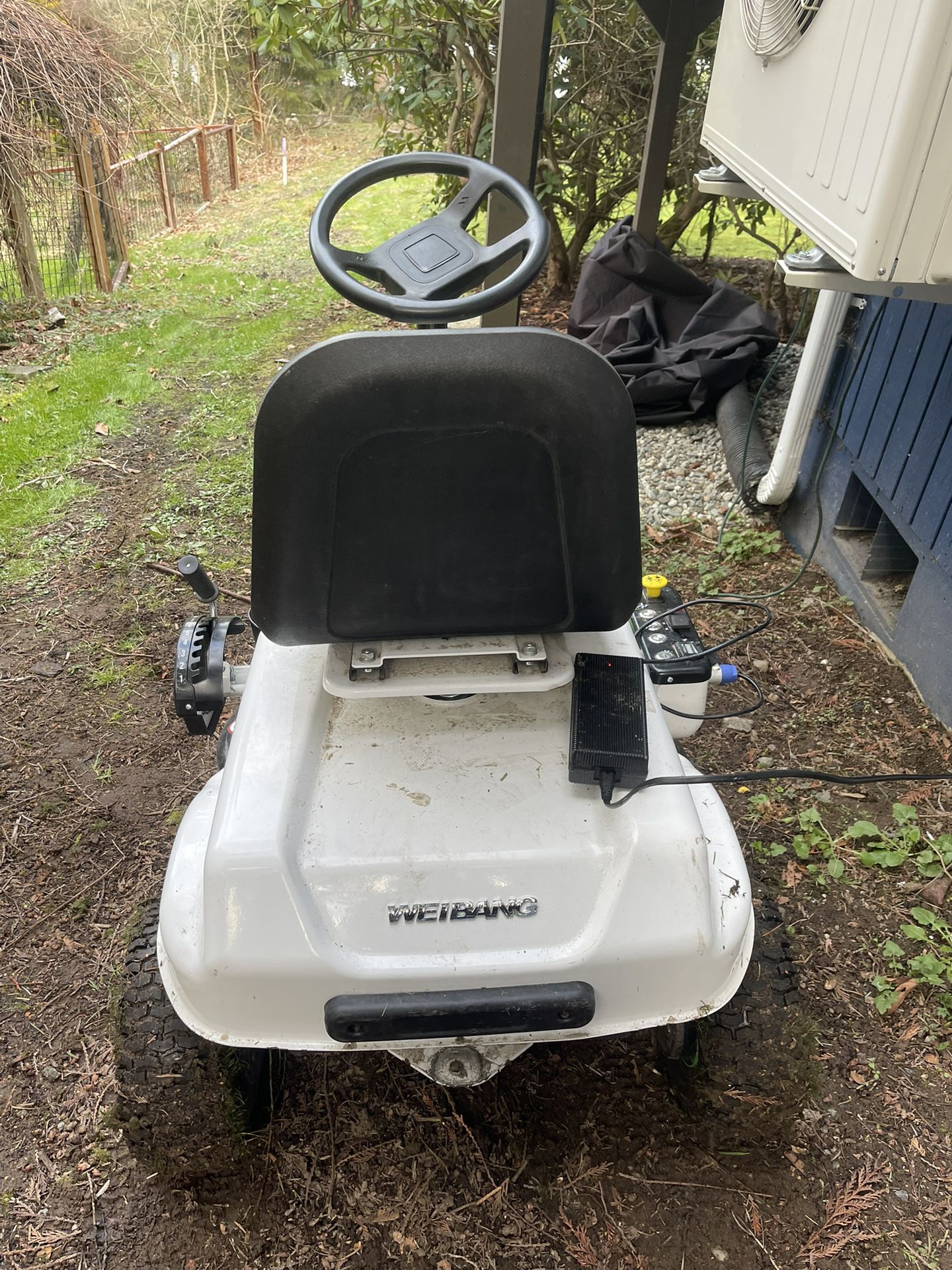ELECTRIC RIDING MOWER - WEIBANG LITHIUM-ION E-RIDER 