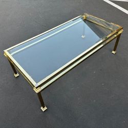 Coffee table with glass/ mesa de centro con vidrio 