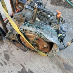 01 TOYOTA COROLLA TRANSMISSION FOR SALE.