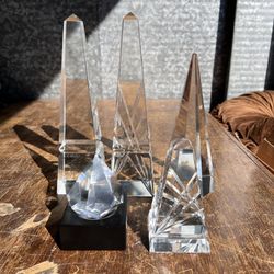 Crystal Obelisk Statues