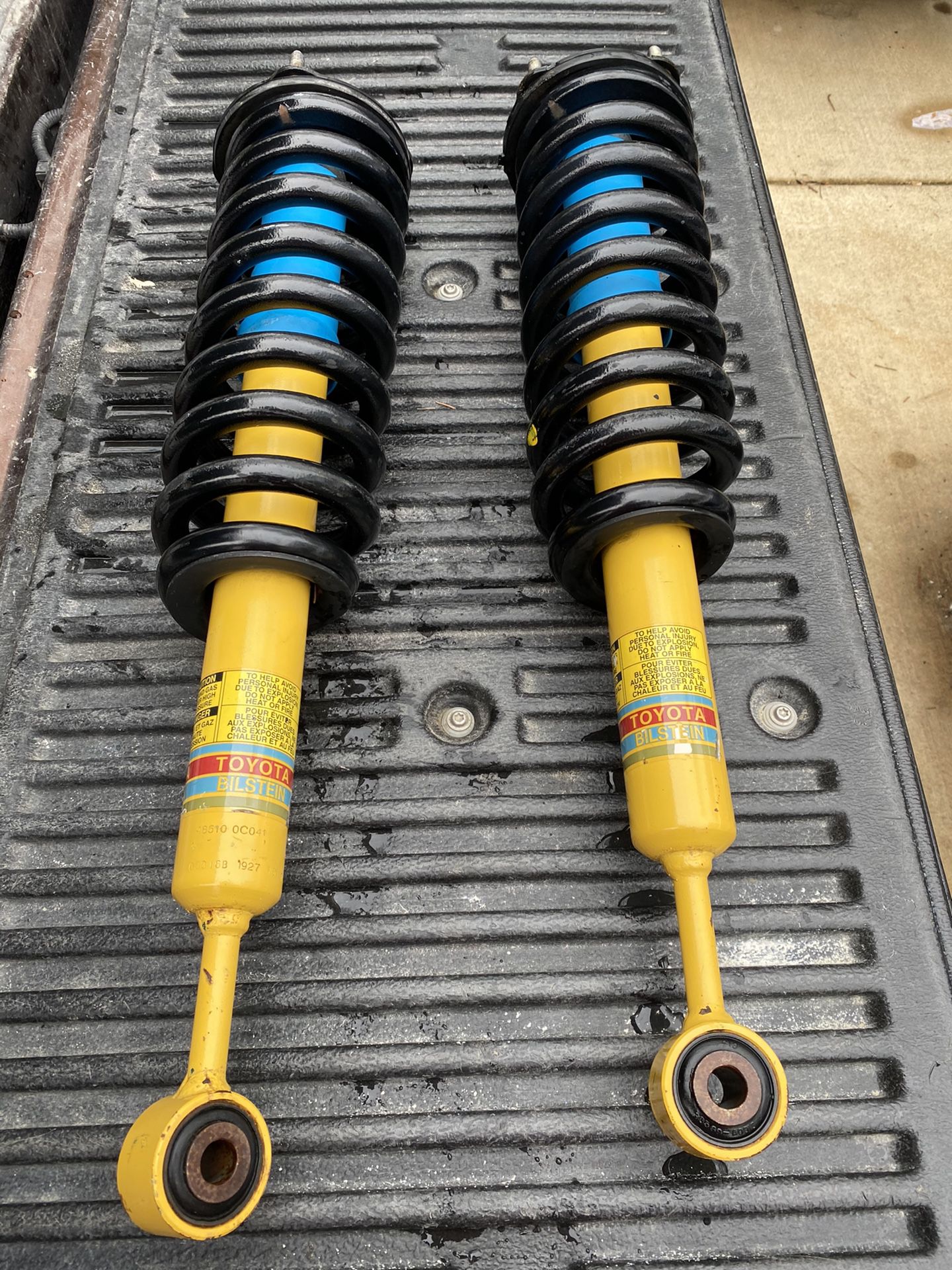 2019 Toyota Tundra TRD BILSTEIN from shocks with the spring only 3500 miles on it will fit 2007 to present