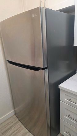 LG 24 cu. ft. Top Freezer Refrigerator – Stainless Steel