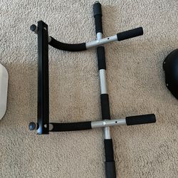 Adjustable Pull-up Bar
