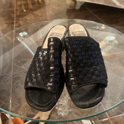 WOVEN LEATHER SANDALS 71/2