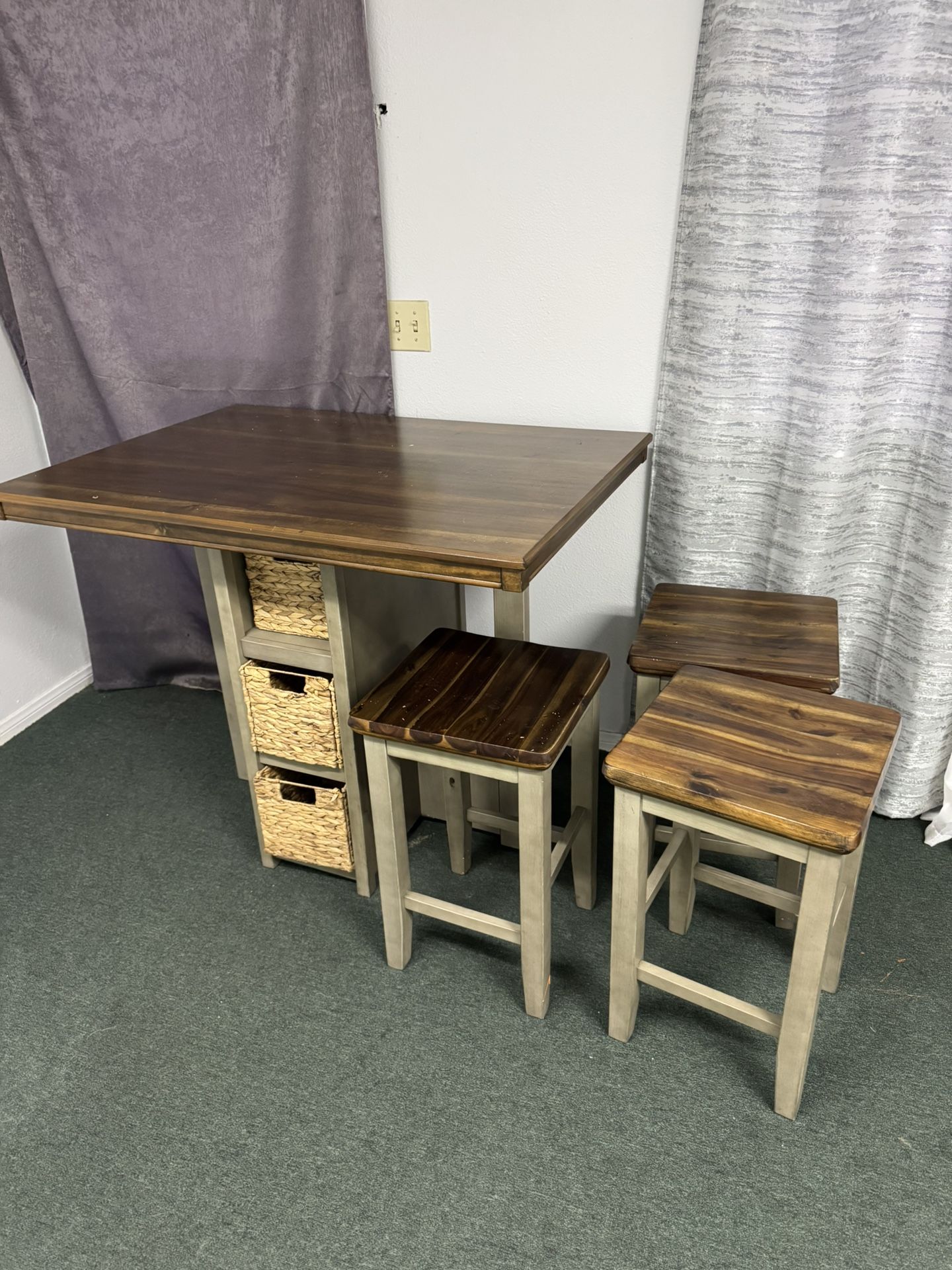 Dinning Table