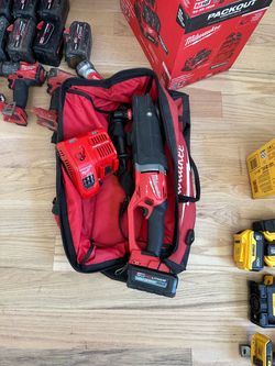 Milwaukee angle drill with charger and battery