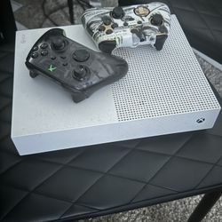 Xbox One S- 1TB