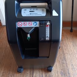 5 Liter Oxygen  Concentrator In Perfect Condition  With  Hoses 