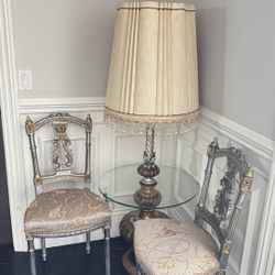 Lamp Stand With 2 Chairs