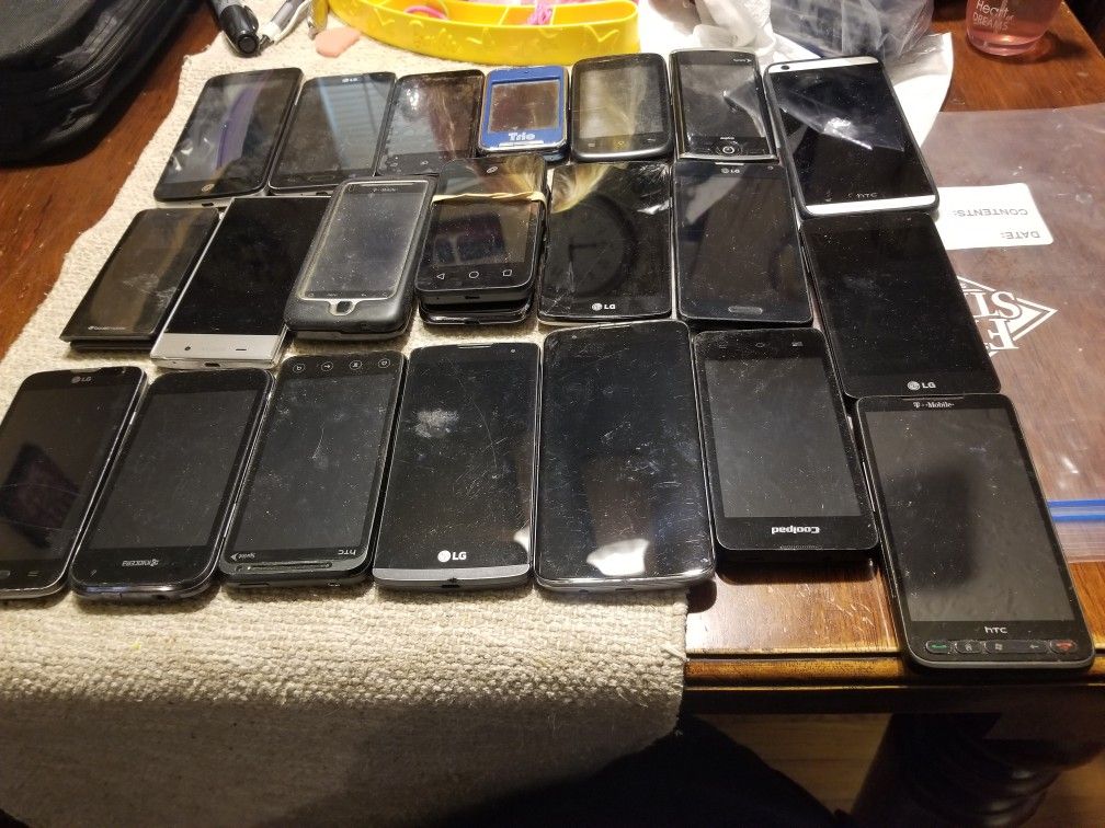 A Lot Of Vintage Phones